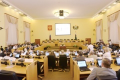 25 июня состоялось тридцать девятое заседание Тюменской областной Думы пятого созыва, последнее перед парламентскими каникулами