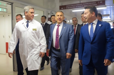 Президент Татарстана Рустам Минниханов посетил Федеральный центр нейрохирургии в Тюмени