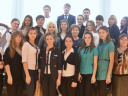 Белоконь Т.П. с учениками школ Упоровского района во время экскурсии по областной Думе.