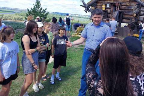 Владимир Пушкарев встретился с ребятами из семей участников СВО Ноябрьска