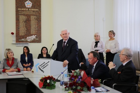 Депутаты поздравили Геннадия Куцева с 80-летием