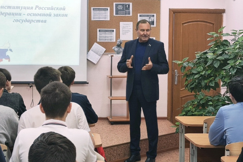 Валерий Голодюк встретился со студентами и преподавателями Сургутского политехнического колледжа