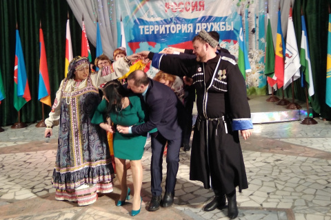 Сергей Дубровин посетил Национальную гостиную «Содружество» в Лянторе