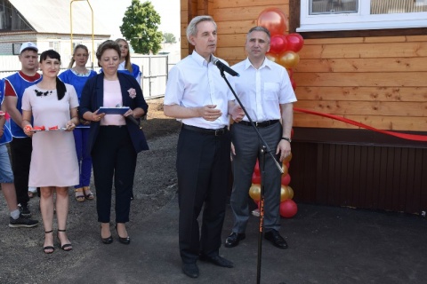 Андрей Артюхов и депутаты облдумы побывали в Абатском районе