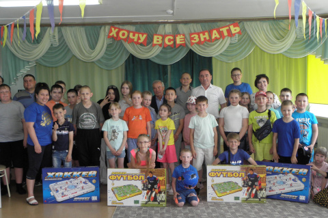 В Международный день защиты детей Владимир Ульянов поздравил ребят Армизонского района с праздником