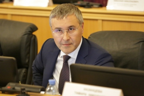 Валерий Фальков: выездные заседания комитета подтверждают эффективность бюджетной политики в социальной сфере