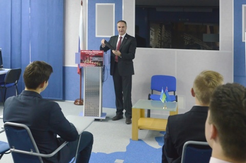 Николай Токарчук пообщался со школьниками в рамках проекта «Открытая Дума»