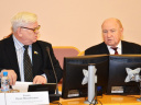 Конев Ю.М. и Барышников Н.П. на  заседании комитета  по аграрным вопросам и земельным отношениям