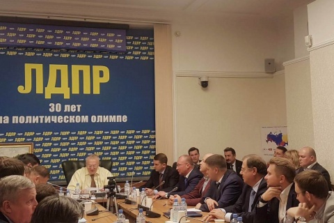Артем Зайцев принял участие в заседании фракции ЛДПР в Госдуме