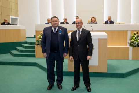 Тюменский сенатор Михаил Пономарев награжден орденом Почета 
