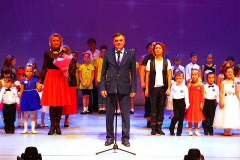 Вячеслав Танкеев поприветствовал артистов и зрителей «Путеводной звезды»