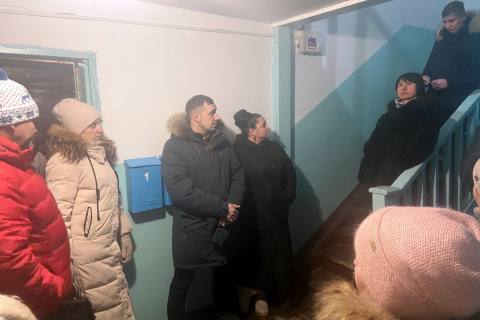 Денис Ващенко обсудил с таркосалинцами нюансы расселения аварийного жилья 