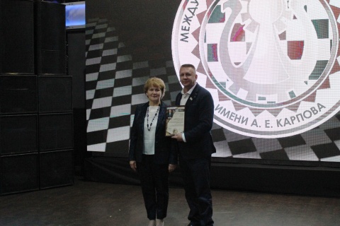 Богдан Богославец получил благодарность за поддержку шахматной игры в Югре