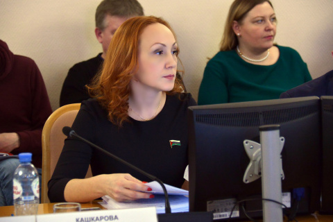 Елена Кашкарова: поддержка детей-сирот – важное направление деятельности региональной власти