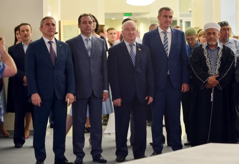 Сергей Корепанов принял участие в открытии выставки, приуроченной к 74-й годовщине Тюменской области