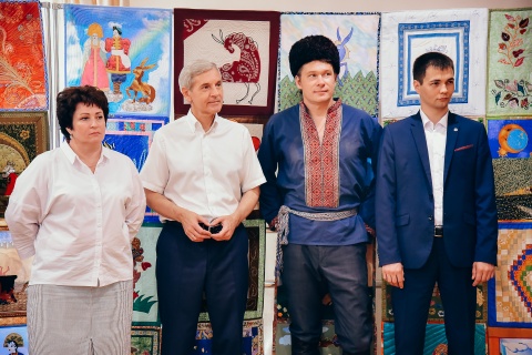 В поселке Московский прошел мастер-класс по деревянной игрушке