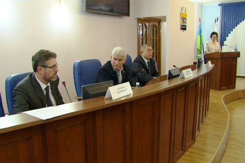 Владимир Ермолаев посетил заседание общественного совета Нефтеюганска