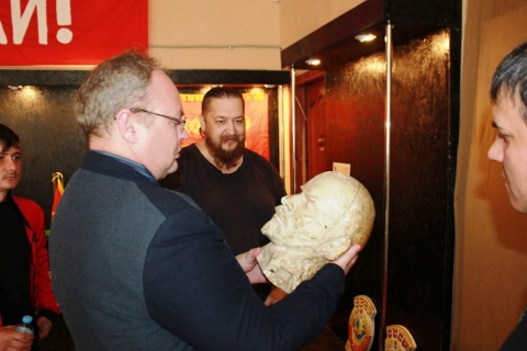 Юрий Юхневич посетил Музей частных коллекций в Тюмени