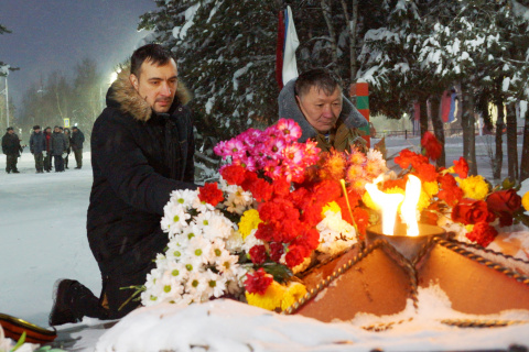 День Неизвестного Солдата: Денис Ващенко возложил цветы и встретился с поисковиками