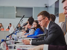 На расширенном заседании совета Молодежного Парламента при Госдуме ФС РФ в Красноярске были озвучены практики Тюменской областной Думы в части работы с молодежью