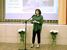 Наталья Шевчик приняла участие торжестве, посвященном 55-летию тюменской средней общеобразовательной школы №9