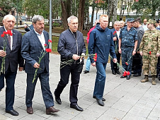 Сергей Медведев принял участие в торжественной церемонии, посвященной памяти жертв Беслана и Дню солидарности в борьбе с терроризмом