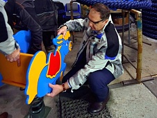 Николай Токарчук ознакомился с новой линейкой игрового оборудования по мотивам сказки «Конек-Горбунок», выпускаемого для детских садов по инициативе тюменских единороссов 