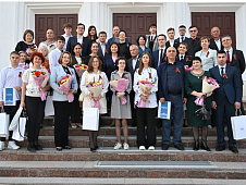 В Тюменской областной думе вручили награды победителям конкурса «Моя законотворческая инициатива»