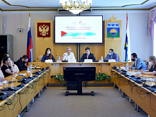 Депутаты Тюменской облдумы поздравили Общественную молодежную палату с пятнадцатилетием
