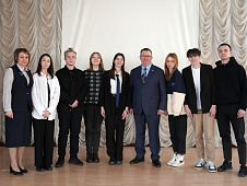 Юрий Баранчук встретился с учениками старших классов тюменской школы №15