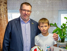 Юрий Баранчук поздравил краснодонских школьников с наступающим Новым годом