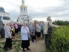 Сергей Медведев организовал пенсионерам поездку на фестиваль в Тобольск