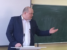 Артём Зайцев принял участие в дебатах на тему «Волонтерство в Тюменской области», прошедших в Тюменском колледже экономики, управления и права 