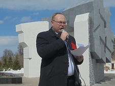 Юрий Юхневич принял участие в первомайской демонстрации и митинге в Тобольске