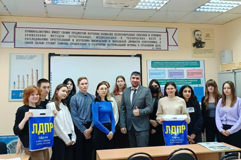 Иван Вершинин провел парламентский урок в рамках проекта «Открытая Дума»