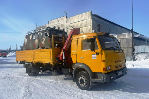 Дмитрий Плотников помог в отправке автомобиля с грузом на новые территории РФ