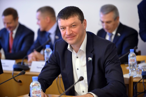 Евгений Макаренко: рад представлять интересы югорчан в региональном парламенте