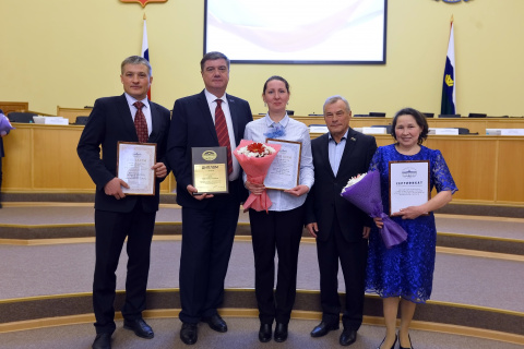 Владимир Ульянов поздравил работников органов местного самоуправления