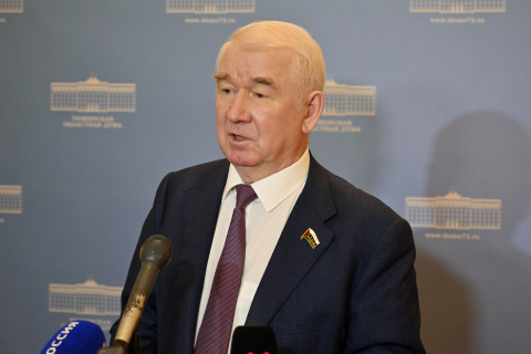Сергей Корепанов: депутаты отметили эффективную работу правительства по социально-экономическому развитию региона в 2021 году