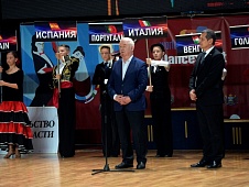 Сергей Корепанов поздравил участников и зрителей танцевальных соревнований 