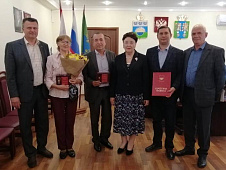 Тамара Казанцева вручила награды жителям Вагайского района