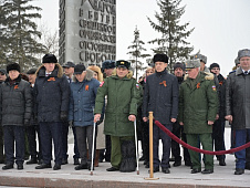 Депутаты областной думы приняли участие в церемонии возложения цветов на мемориальных комплексах «Вечный огонь» и «Память»