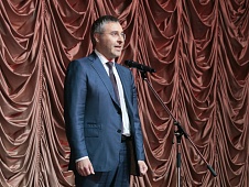 Валерий Фальков посетил отчетный концерт детской школы искусств «Гармония»