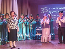 Тамара Казанцева поздравила коллектив хора «Дуслык» с 35-летним юбилеем
