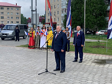 Анатолий Чепайкин принял участие в торжественной церемонии поднятия государственного флага в День России в Мегионе