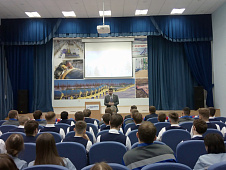 Иван Вершинин провел парламентский урок для обучающихся Тюменского нефтепроводного профессионального колледжа 