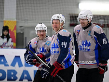 Дмитрий Плотников организовал хоккейный турнир «Отцы и Дети»