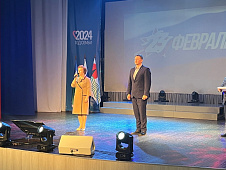 Александр Зеленский принял участие в торжественном мероприятии, посвященном Дню защитника Отечества в Пойковском