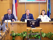 Виктор Рейн и Владимир Нефедьев приняли участие в заседании Общественной молодежной палаты VI созыва