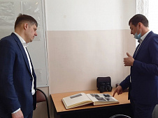 Иван Левченко с рабочим визитом побывал в Ярковском районе